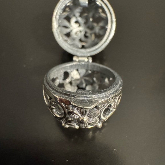 Sterling Silver Filigree Egg Locket - Picture 7 of 8